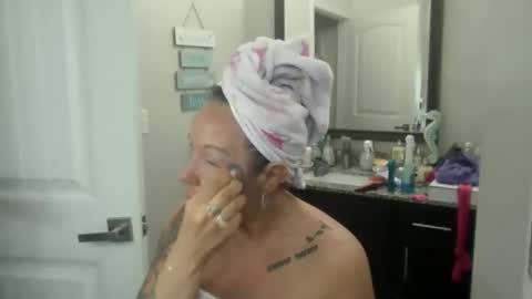 bdon1977 online show from April 14, 10:32 am