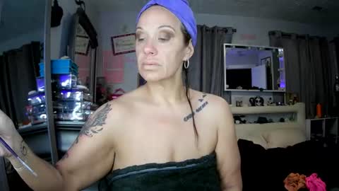 bdon1977 online show from July 27, 10:33 am