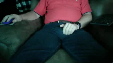 Snapshot of beachguy38 chatting on December 5, 9:17 pm beachguy38 online show from December 5, 9:17 pm