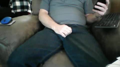 Snapshot of beachguy38 chatting on December 23, 5:43 pm beachguy38 online show from December 23, 5:43 pm