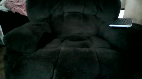 Snapshot of beachguy38 chatting on June 19, 1:59 pm beachguy38 online show from June 19, 1:59 pm