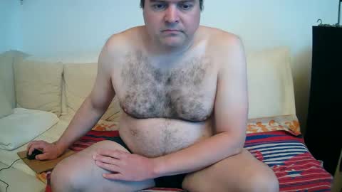 Snapshot of bear037 chatting on April 26, 5:43 pm bear037 online show from April 26, 5:43 pm