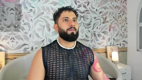 bear_mao_ online show from April 1, 11:22 am