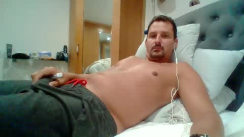 Snapshot of bearboudior chatting on June 12, 12:04 pm bearboudior online show from June 12, 12:04 pm