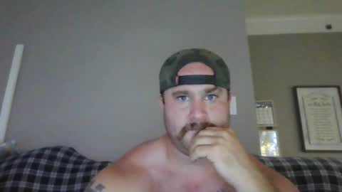 Snapshot of bearded4urpleasure chatting on July 7, 10:36 pm bearded4urpleasure online show from July 7, 10:36 pm