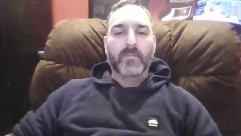 Snapshot of beardedambition chatting on February 7, 8:20 pm beardedambition online show from February 7, 8:20 pm