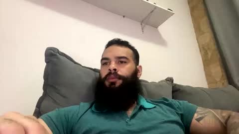 Snapshot of beardmax chatting on April 30, 7:47 am Min online show from April 30, 7:47 am