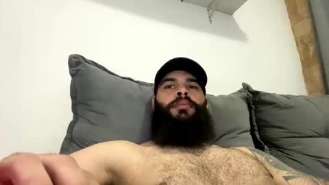 Snapshot of beardmax chatting on May 5, 11:13 pm Min online show from May 5, 11:13 pm