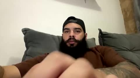 Snapshot of beardmax chatting on May 8, 7:25 am Min online show from May 8, 7:25 am