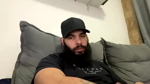 Snapshot of beardmax chatting on May 26, 5:58 am Min online show from May 26, 5:58 am