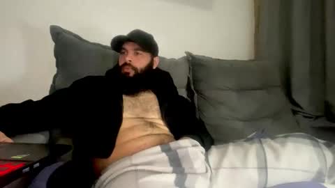 Snapshot of beardmax chatting on June 6, 5:56 am Min online show from June 6, 5:56 am