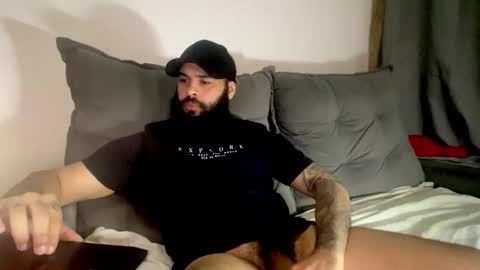 Snapshot of beardmax chatting on June 8, 6:36 am Min online show from June 8, 6:36 am