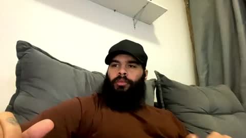 Snapshot of beardmax chatting on June 28, 10:27 pm Min online show from June 28, 10:27 pm