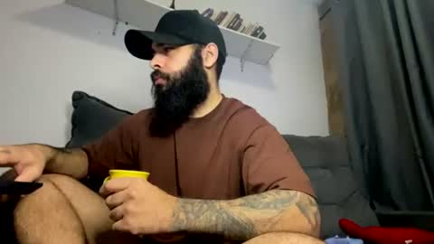 Snapshot of beardmax chatting on July 7, 6:16 am Min online show from July 7, 6:16 am