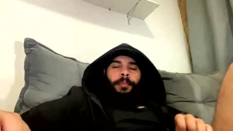 Snapshot of beardmax chatting on July 25, 5:49 am Min online show from July 25, 5:49 am