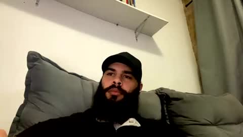 Snapshot of beardmax chatting on July 26, 10:05 pm Min online show from July 26, 10:05 pm