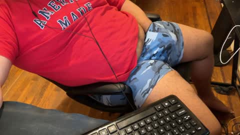 Snapshot of beardudeguy chatting on December 27, 6:03 am beardudeguy online show from December 27, 6:03 am