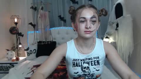 beataangel online show from October 31, 8:15 am