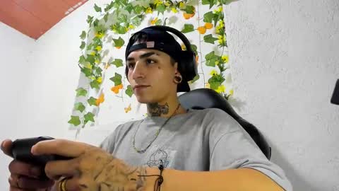 Snapshot of beatandtalk chatting on December 17, 5:57 am beatandtalk online show from December 17, 5:57 am