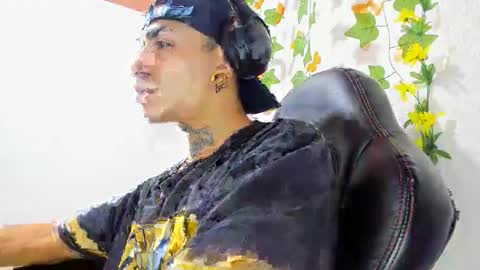 Snapshot of beatandtalk chatting on December 17, 6:03 pm beatandtalk online show from December 17, 6:03 pm