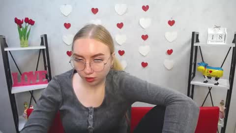 Snapshot of beatriceflyy chatting on December 18, 3:33 pm BeatriceFlyy online show from December 18, 3:33 pm