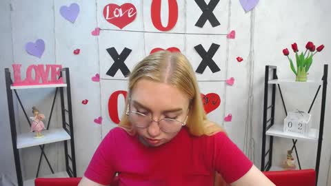 Snapshot of beatriceflyy chatting on February 2, 4:11 pm BeatriceFlyy online show from February 2, 4:11 pm