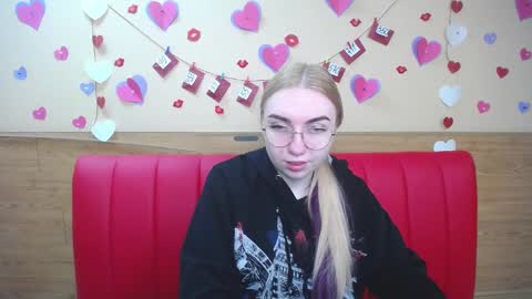 Snapshot of beatriceflyy chatting on March 1, 6:13 am BeatriceFlyy online show from March 1, 6:13 am