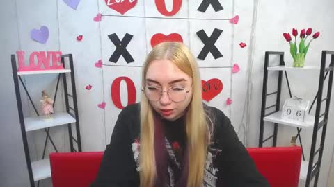 Snapshot of beatriceflyy chatting on March 6, 8:08 am BeatriceFlyy online show from March 6, 8:08 am