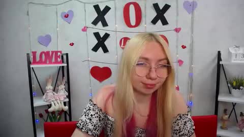 Snapshot of beatriceflyy chatting on September 13, 12:16 pm BeatriceFlyy online show from September 13, 12:16 pm