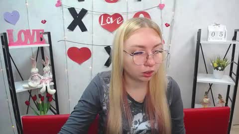 Snapshot of beatriceflyy chatting on October 5, 12:03 pm BeatriceFlyy online show from October 5, 12:03 pm