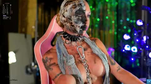 Snapshot of beatrix_rich chatting on October 4, 6:28 pm beatrix_rich online show from October 4, 6:28 pm