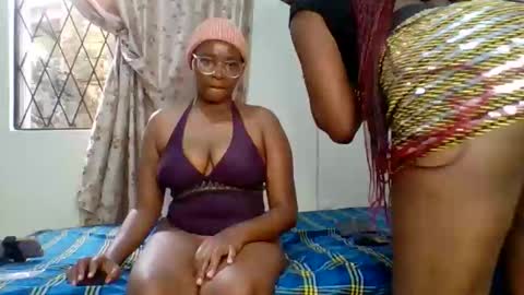 Snapshot of beautiful_and_lovely chatting on October 23, 4:12 am Chelsea and Raymond online show from October 23, 4:12 am