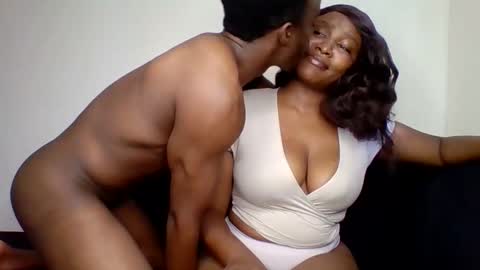 Snapshot of beautiful_and_lovely chatting on October 29, 7:21 am Chelsea and Raymond online show from October 29, 7:21 am