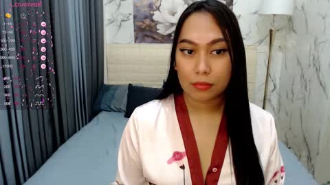 Snapshot of beautiful_woman_in_asia chatting on March 12, 4:46 pm Im Kim and Im Single in real life online show from March 12, 4:46 pm