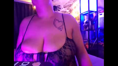 MONSTAHEAD69 online show from October 28, 6:17 am