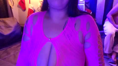 Snapshot of beautifull_sin69 chatting on December 18, 8:31 am MONSTAHEAD69 online show from December 18, 8:31 am