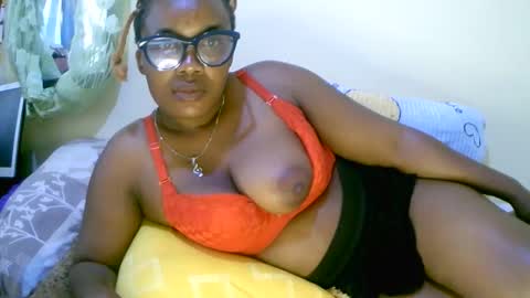 beautifulpeach2 online show from February 18, 7:10 am