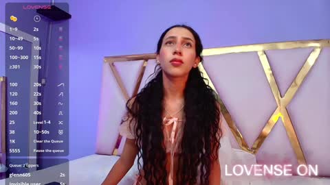 Snapshot of beautifulskinny18 chatting on December 28, 2:01 am Shalom online show from December 28, 2:01 am