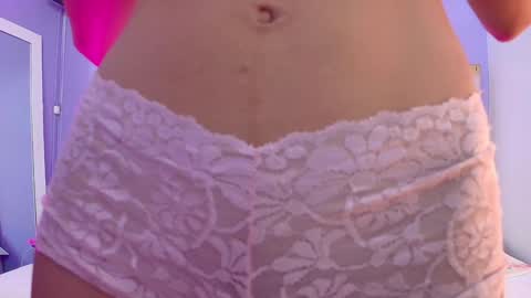 Snapshot of beautifulskinny18 chatting on February 4, 8:38 pm Shalom online show from February 4, 8:38 pm