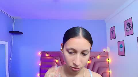 Snapshot of beautifulskinny18 chatting on February 7, 7:49 pm Shalom online show from February 7, 7:49 pm