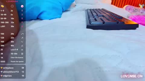 Snapshot of beautifulskinny18 chatting on February 18, 11:08 pm Shalom online show from February 18, 11:08 pm