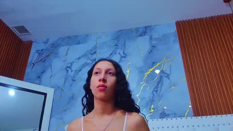 Snapshot of beautifulskinny18 chatting on March 2, 7:56 pm Shalom online show from March 2, 7:56 pm