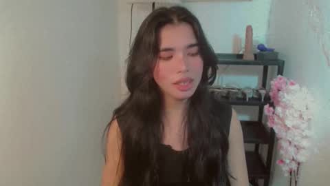 Snapshot of beautifultrixie chatting on June 3, 2:33 pm TRIXIE online show from June 3, 2:33 pm