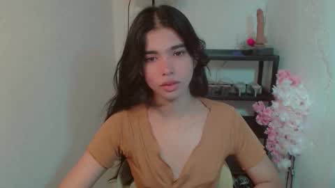 Snapshot of beautifultrixie chatting on June 7, 1:37 pm TRIXIE online show from June 7, 1:37 pm