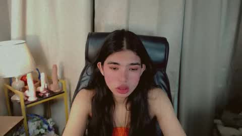 Snapshot of beautifultrixie chatting on June 19, 12:31 pm TRIXIE online show from June 19, 12:31 pm