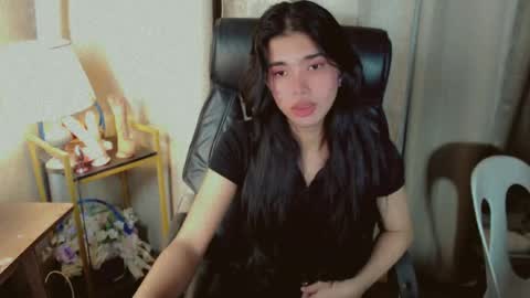 Snapshot of beautifultrixie chatting on June 21, 8:33 pm TRIXIE online show from June 21, 8:33 pm