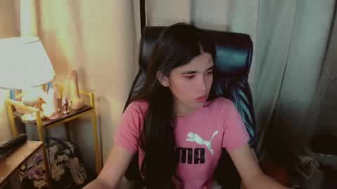 Snapshot of beautifultrixie chatting on July 3, 10:38 pm TRIXIE online show from July 3, 10:38 pm