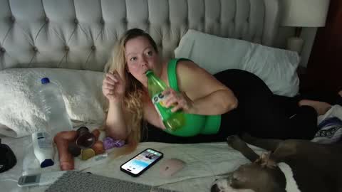 Snapshot of beauty4agent chatting on December 11, 10:16 pm beauty4agent online show from December 11, 10:16 pm