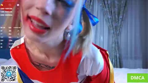 Snapshot of beauty_fuel chatting on October 28, 4:42 pm Polly  online show from October 28, 4:42 pm