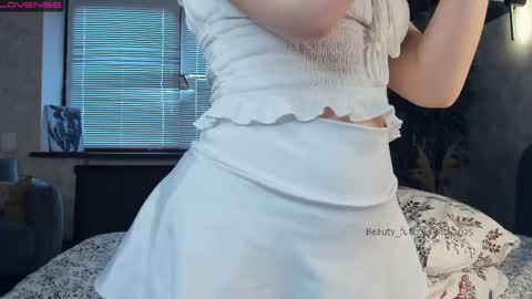 Nicole online show from February 19, 9:50 am